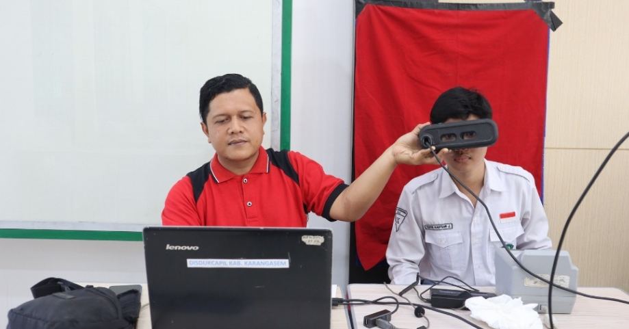 Perekaman e-KTP dan Aktivasi IKD di MAN Karangasem: Layanan Jemput Bola Disdukcapil