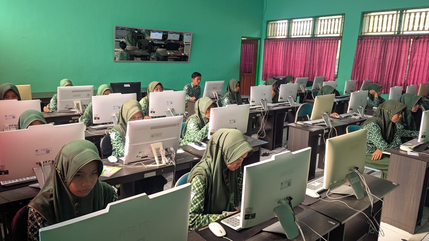 Siswa MAN Karangasem Ikuti Hari Pertama OSN-K 2026 dengan Semangat Prestasi dan Integritas