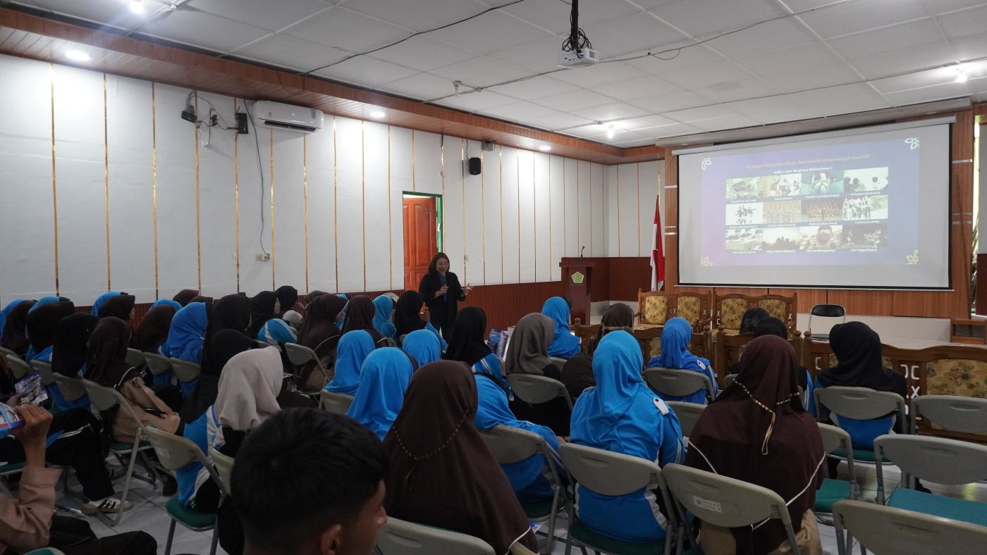 IDB Bali Berikan Wawasan Studi Lanjut bagi Siswa Kelas XII MAN Karangasem