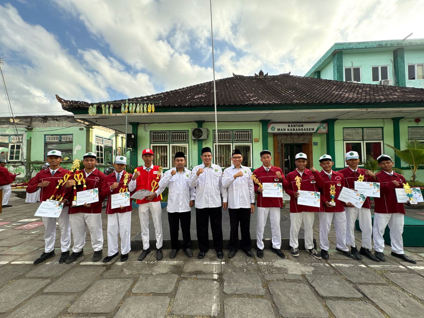 Puncak Turnamen Futsal Mansaka 2026: Apresiasi Bagi Para Juara dan Pemain Terbaik